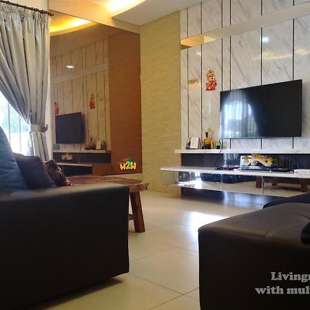 H2H - Cy Botani Vacation House อิโปห์ ภายนอก รูปภาพ
